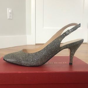 Holiday Heels by Sachs London-like new!